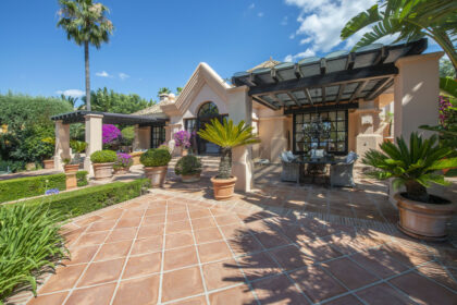 e8812f22351bd13cb798faa75703ffbd - 4