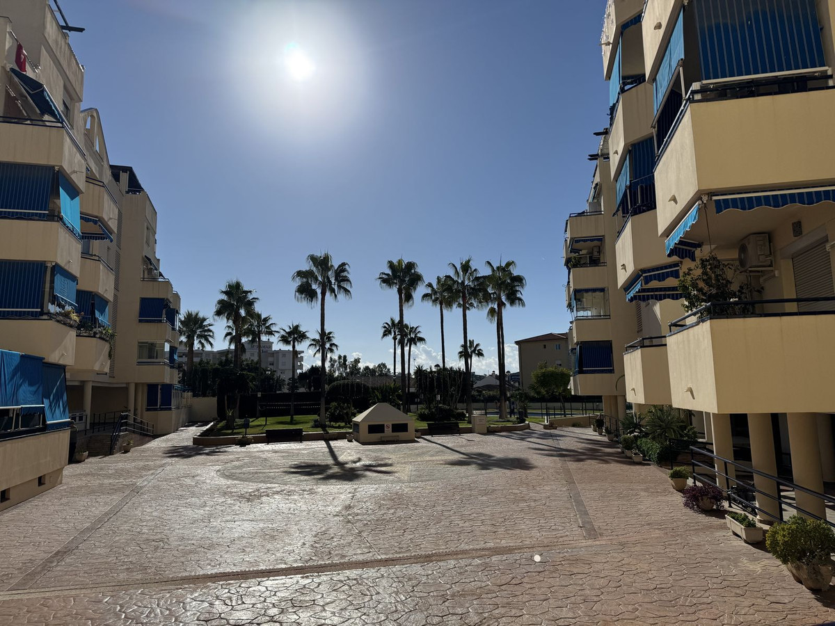 e88c8f22ae0ec344e9fd631750ca58df - 18