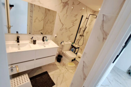 e8b6d2a33e4822c70145bd0c6279a53a - 12