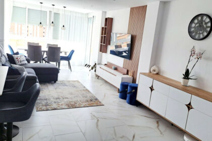 e8b6d2a33e4822c70145bd0c6279a53a - 5