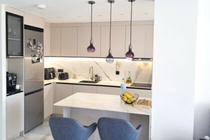 e8b6d2a33e4822c70145bd0c6279a53a - 9