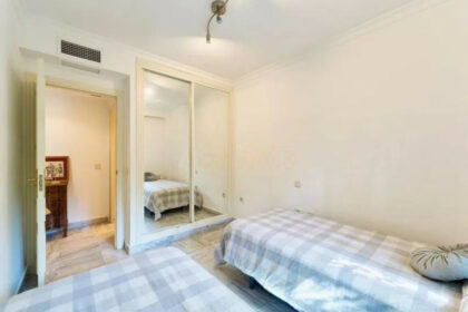 e8e33a36dbaa2e29620fa384c5b6e970 - 12