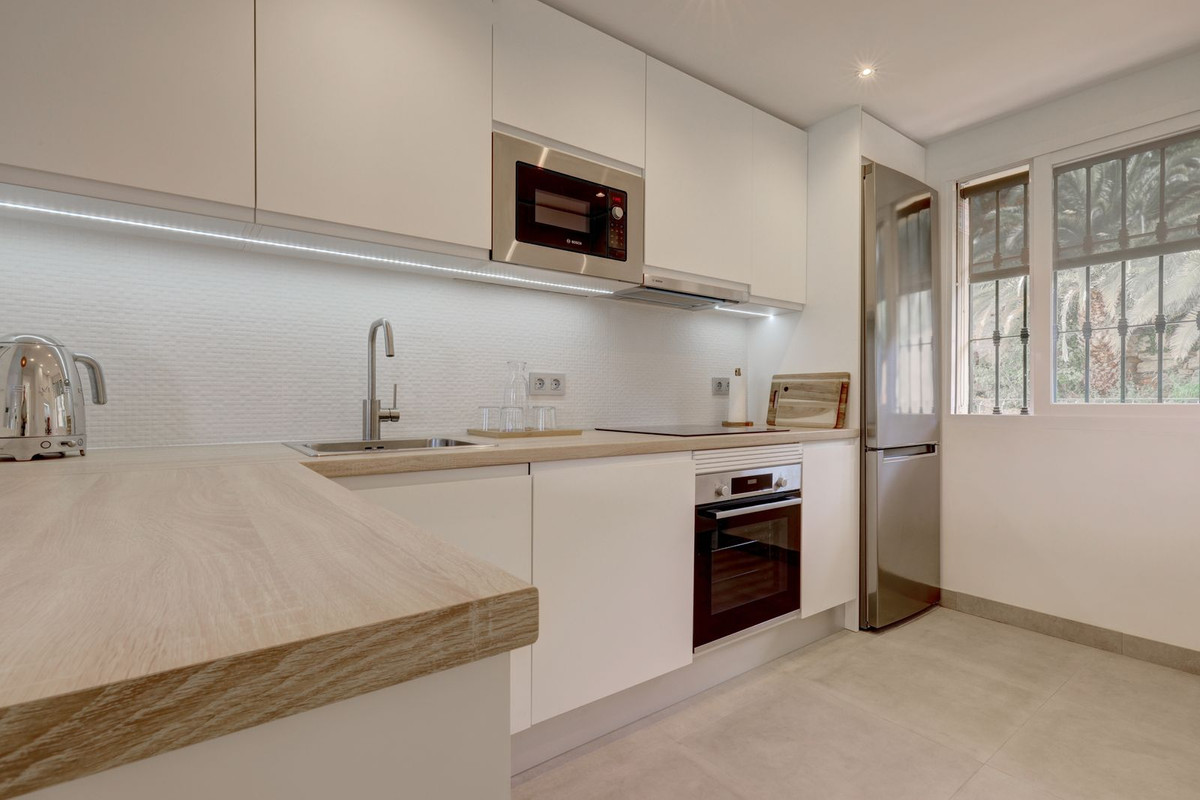 e8e9a4700aaee15b0cc1a395e88e8200 - 10