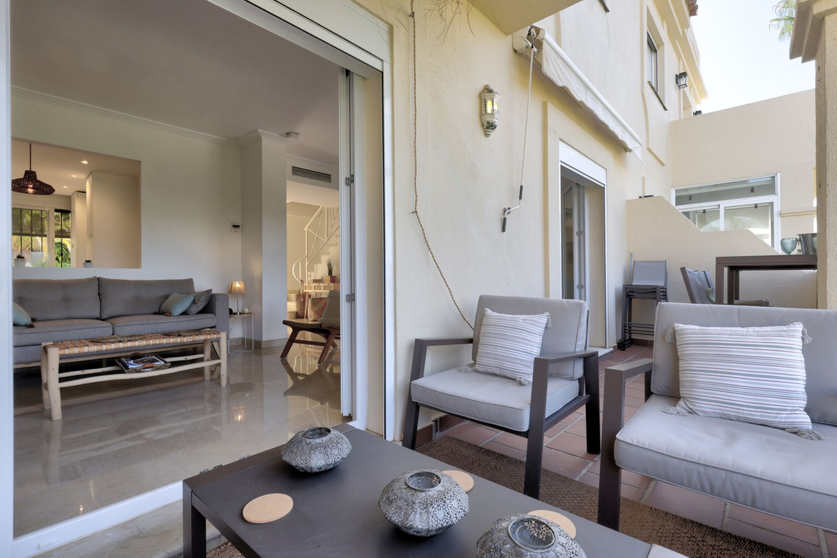 e8e9a4700aaee15b0cc1a395e88e8200 - 16