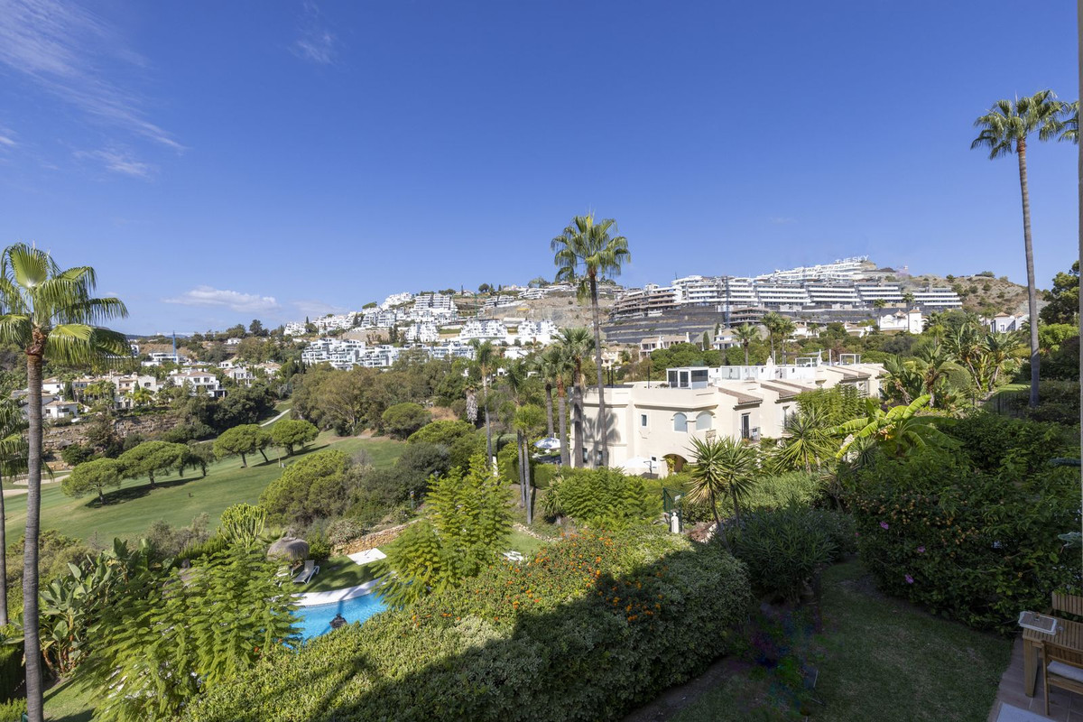 e8e9a4700aaee15b0cc1a395e88e8200 - 22