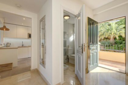 e8e9a4700aaee15b0cc1a395e88e8200 - 23