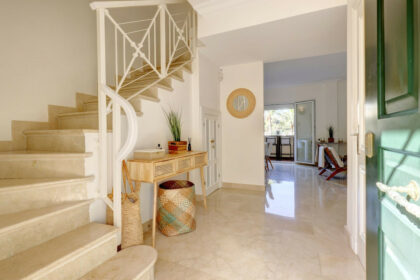 e8e9a4700aaee15b0cc1a395e88e8200 - 27