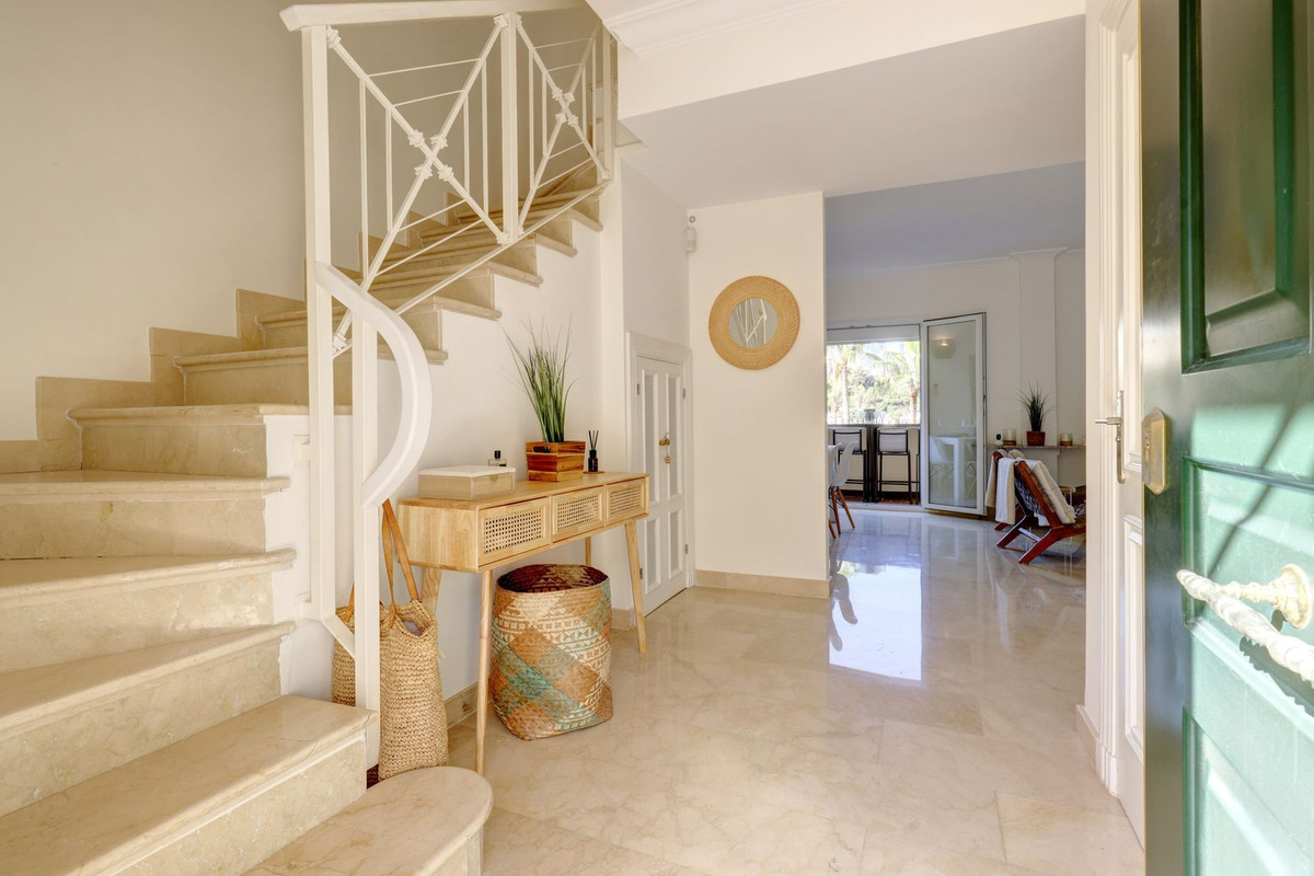 e8e9a4700aaee15b0cc1a395e88e8200 - 27