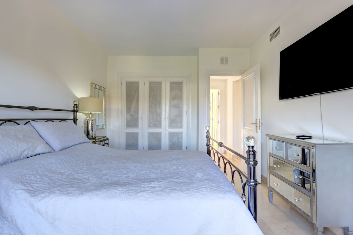 e8e9a4700aaee15b0cc1a395e88e8200 - 30