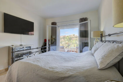 e8e9a4700aaee15b0cc1a395e88e8200 - 31