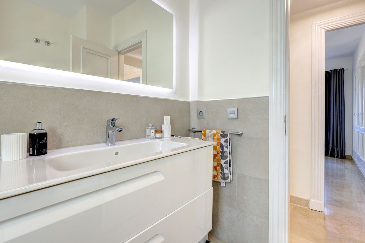 e8e9a4700aaee15b0cc1a395e88e8200 - 37