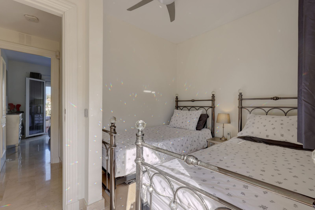 e8e9a4700aaee15b0cc1a395e88e8200 - 44