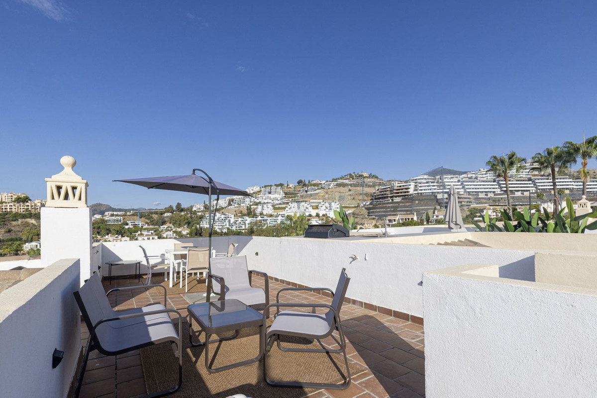 e8e9a4700aaee15b0cc1a395e88e8200 - 50