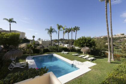 e8e9a4700aaee15b0cc1a395e88e8200 - 56