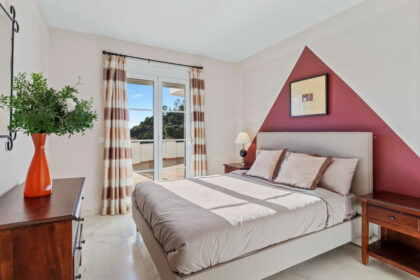 e9e4d225a97ada777776973bdf6567f0 - 24