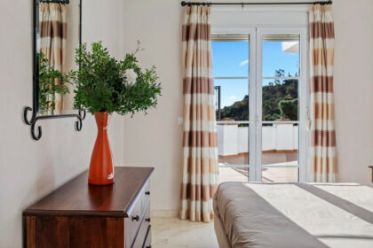 e9e4d225a97ada777776973bdf6567f0 - 25