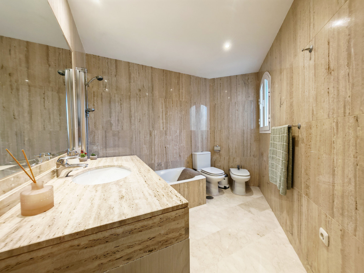 eb387d13a2ac06e3f0508c087221cdc2 - 16