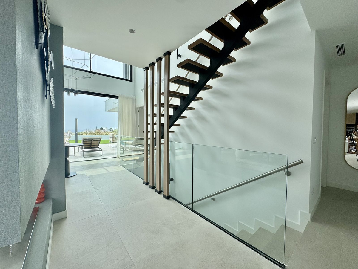 eb4bdbc5253886bc55281583f09321d4 - 2