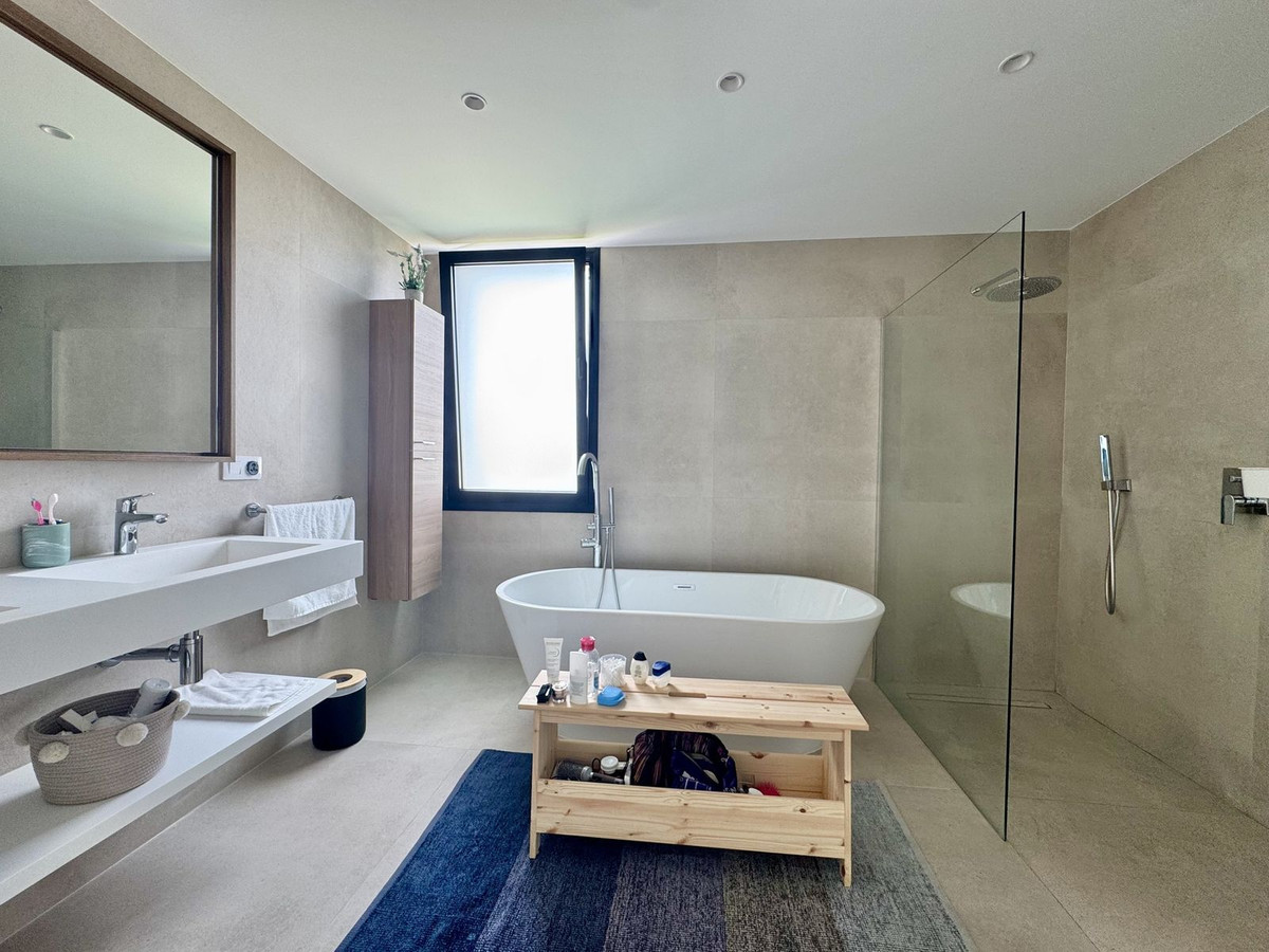 eb4bdbc5253886bc55281583f09321d4 - 28