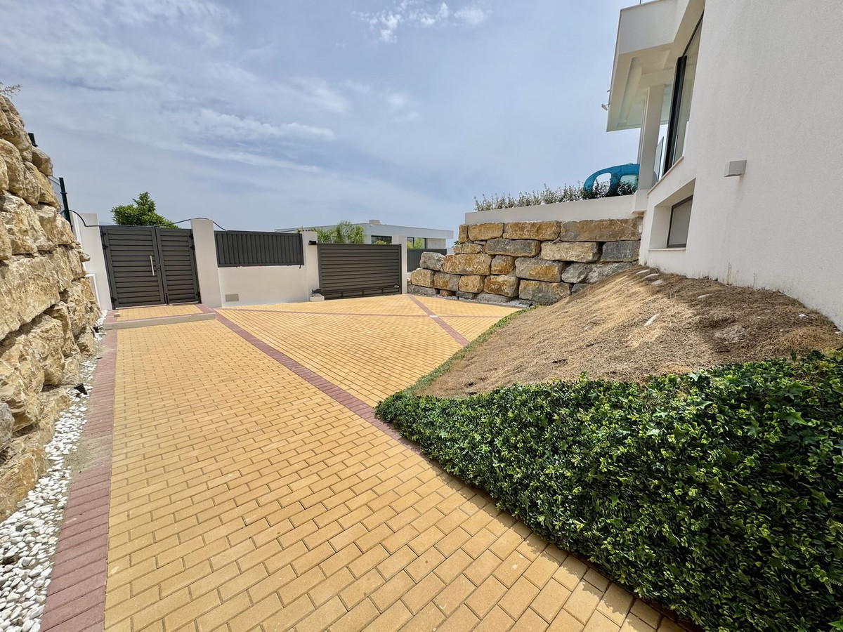 eb4bdbc5253886bc55281583f09321d4 - 50