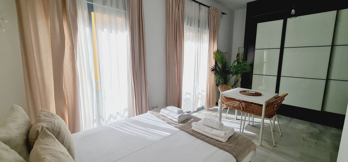 ecccffbc05897079fe4fcb5c6199f950 - 1