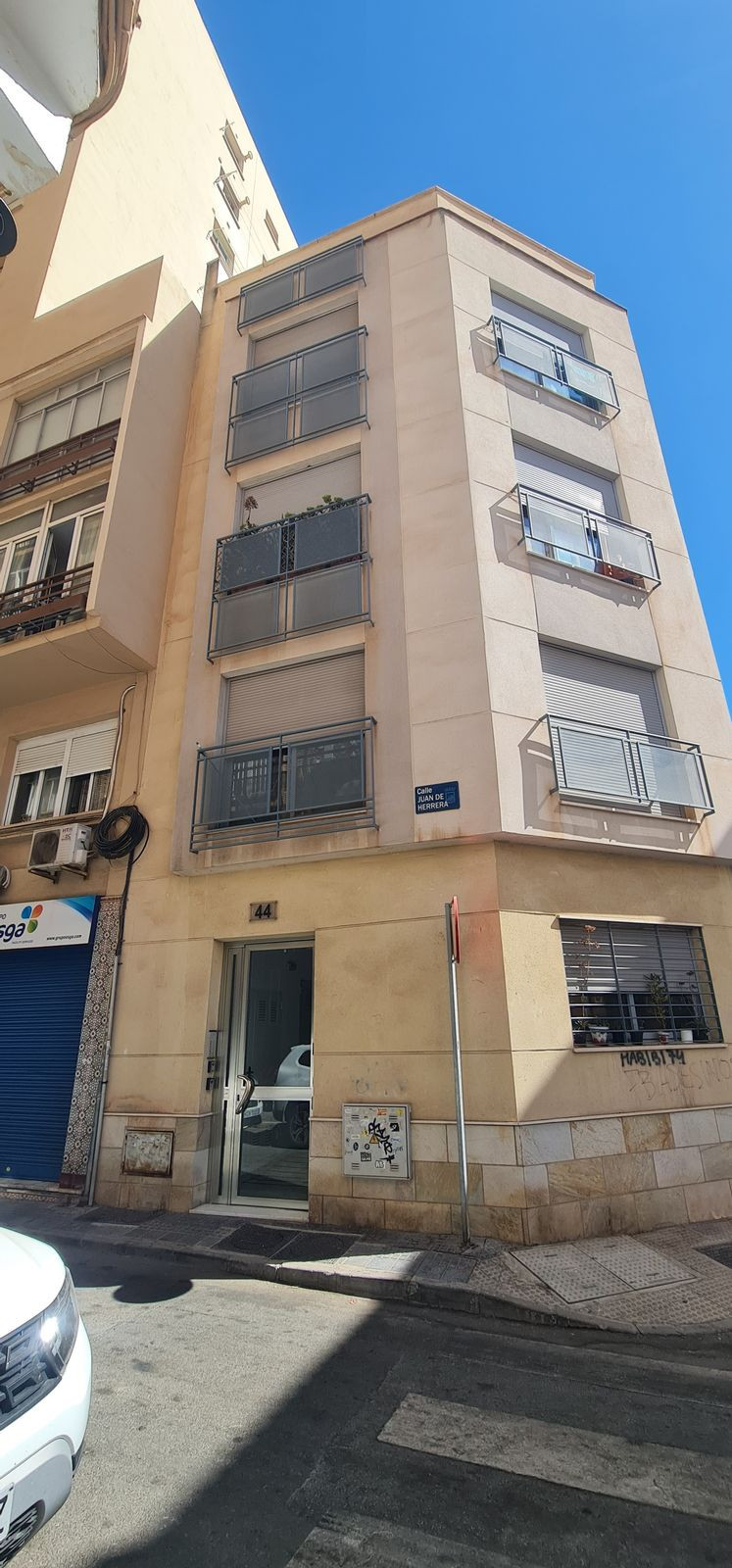 ecccffbc05897079fe4fcb5c6199f950 - 18