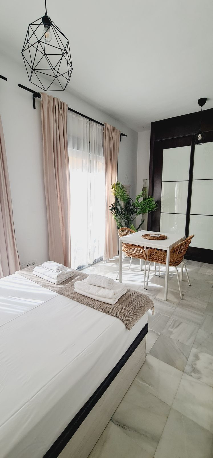 ecccffbc05897079fe4fcb5c6199f950 - 2