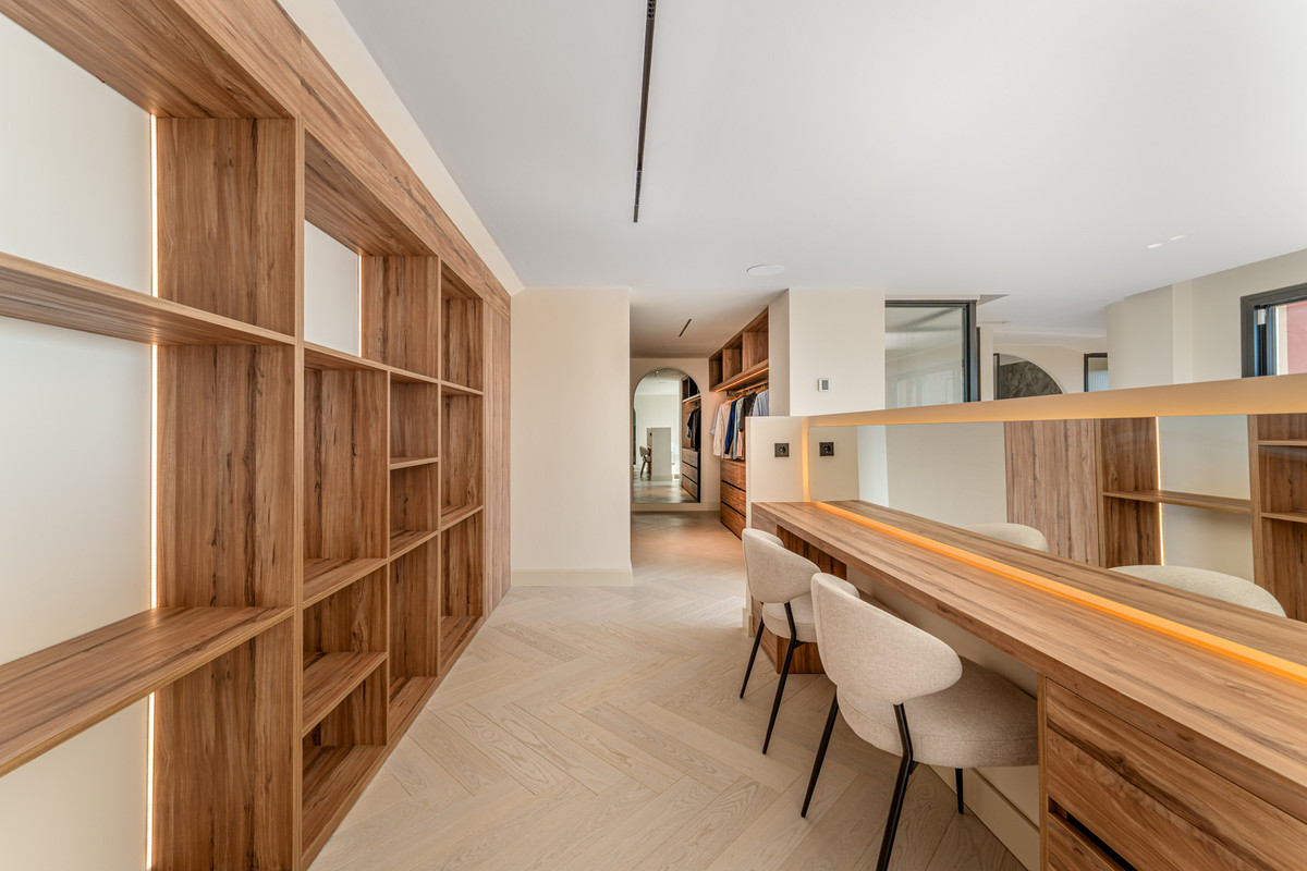 ed124c580a7903cd04f3d7c2f6cb45e4 - 12