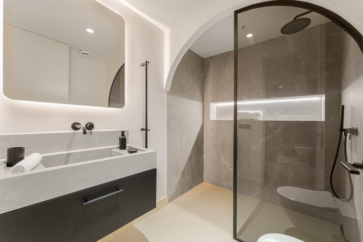 ed124c580a7903cd04f3d7c2f6cb45e4 - 20