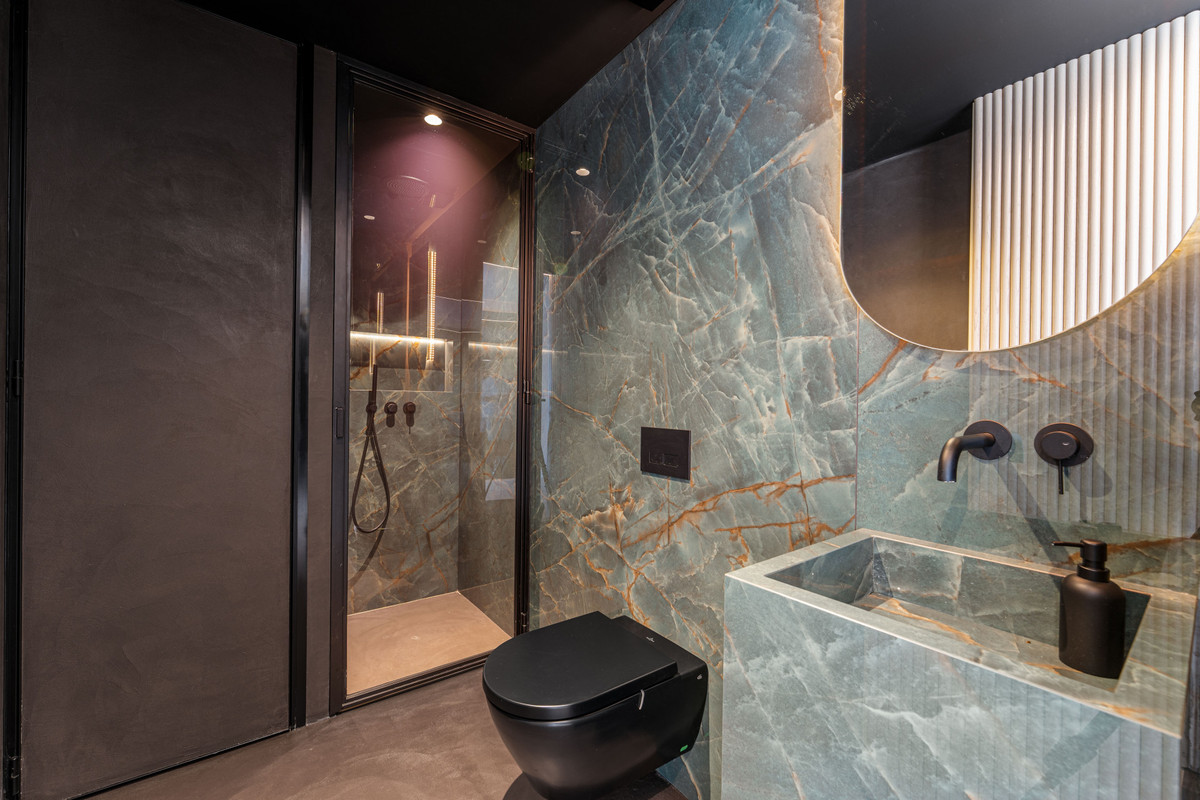 ed124c580a7903cd04f3d7c2f6cb45e4 - 30