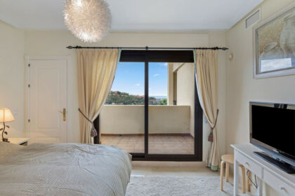 edf6680e50c4dab52a330111bb5712ca - 16