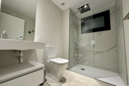 ee7d6aa987a58a109aafc029f85daf83 - 18