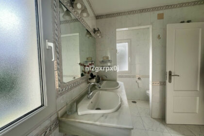 ef177906699897fc3c37f504fe5b693a - 20