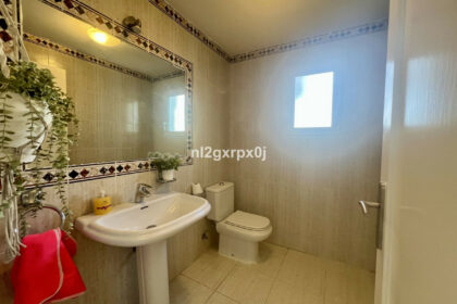 ef177906699897fc3c37f504fe5b693a - 8