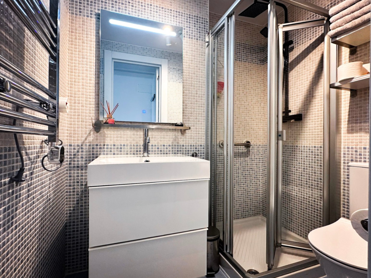 f0021ecd5a222e89aec7dfa24d3504ac - 15