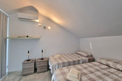 f0839d3486e7d3d7d2334c83c0d565ae - 23