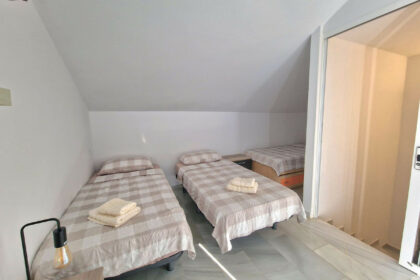 f0839d3486e7d3d7d2334c83c0d565ae - 24