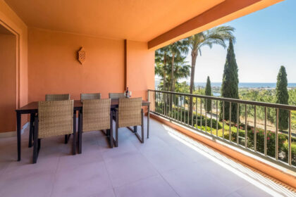 f0951fb37564f3d1cbff0bdbd526cb8f - 1