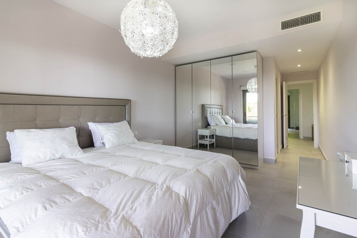 f0951fb37564f3d1cbff0bdbd526cb8f - 12