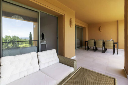 f0951fb37564f3d1cbff0bdbd526cb8f - 18