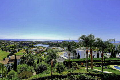 f0951fb37564f3d1cbff0bdbd526cb8f - 19