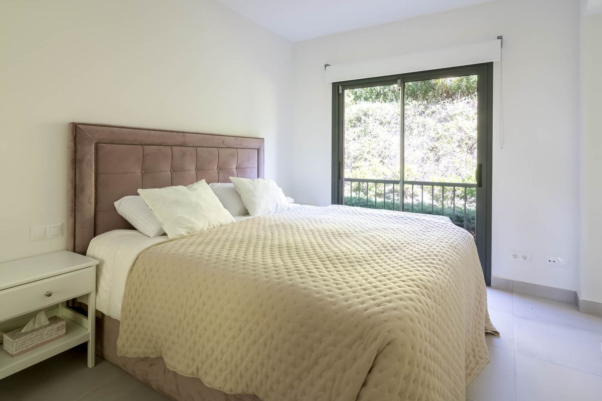 f0951fb37564f3d1cbff0bdbd526cb8f - 5