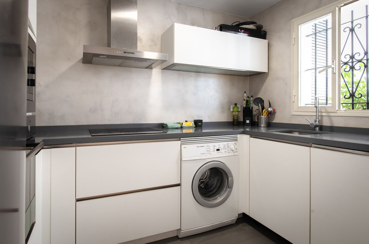 f0e08d8f46a2d7662d9f5c56ba28d9bf - 15