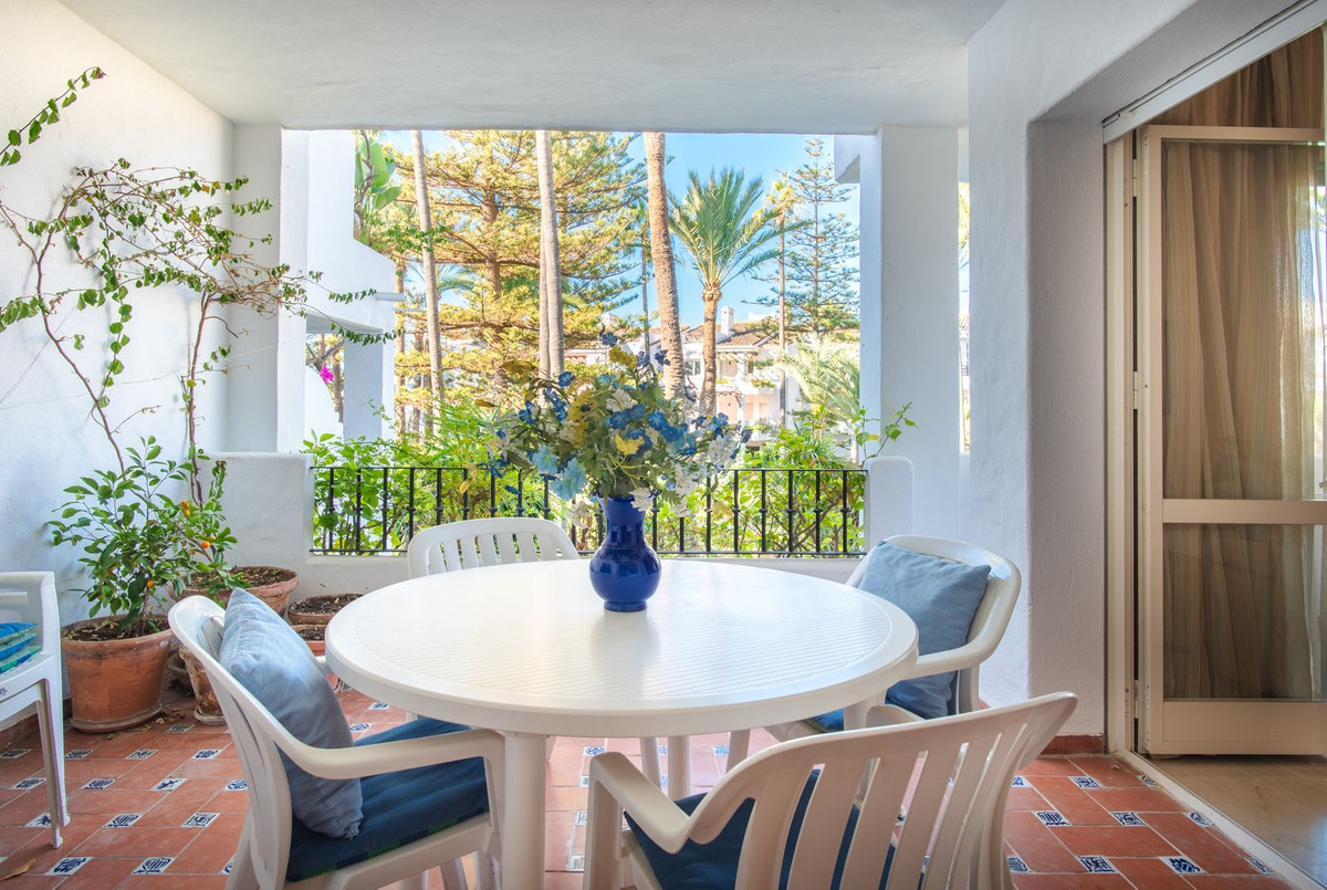 f0e08d8f46a2d7662d9f5c56ba28d9bf - 19