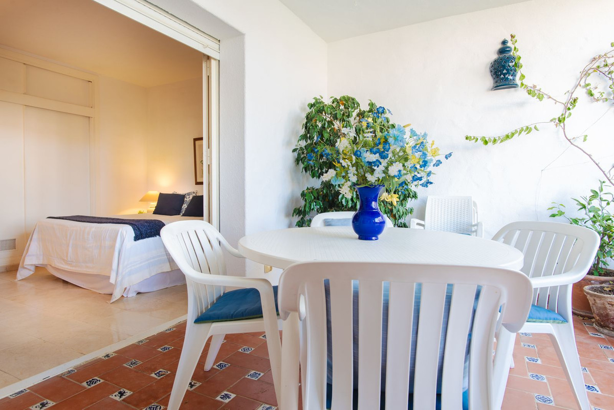 f0e08d8f46a2d7662d9f5c56ba28d9bf - 20