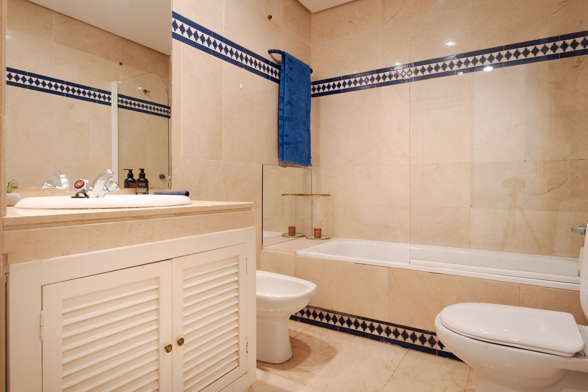 f0e08d8f46a2d7662d9f5c56ba28d9bf - 21