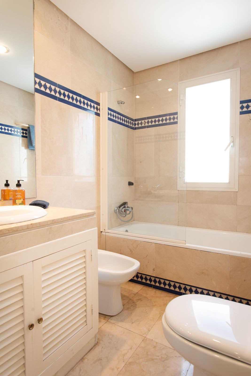 f0e08d8f46a2d7662d9f5c56ba28d9bf - 23