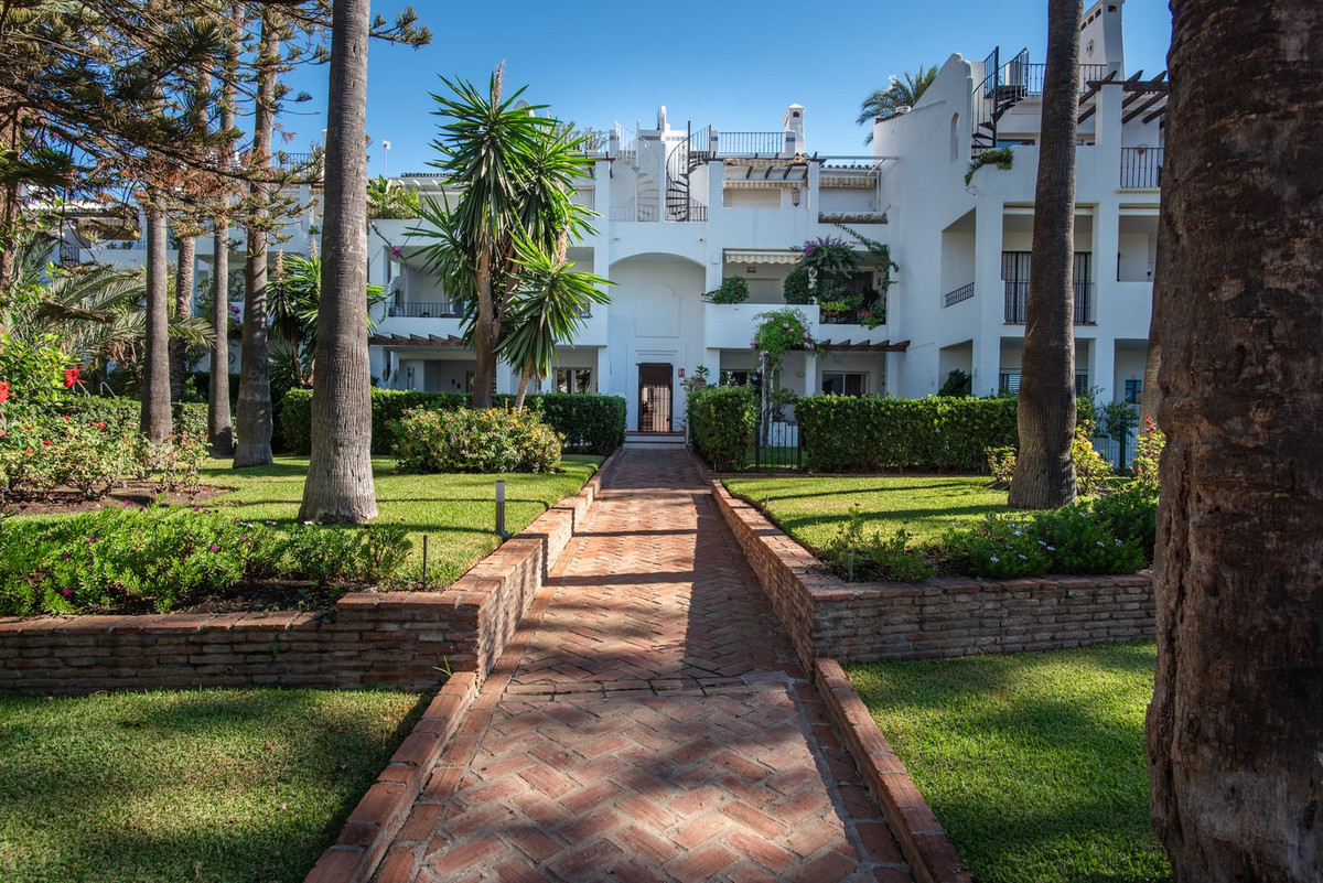 f0e08d8f46a2d7662d9f5c56ba28d9bf - 3