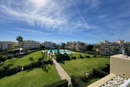 f1a6430e988243c64cbf9cd3c3a8289e - 11