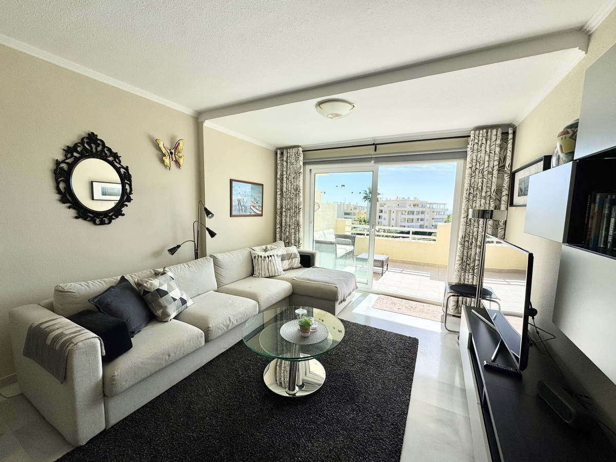 f1a6430e988243c64cbf9cd3c3a8289e - 12